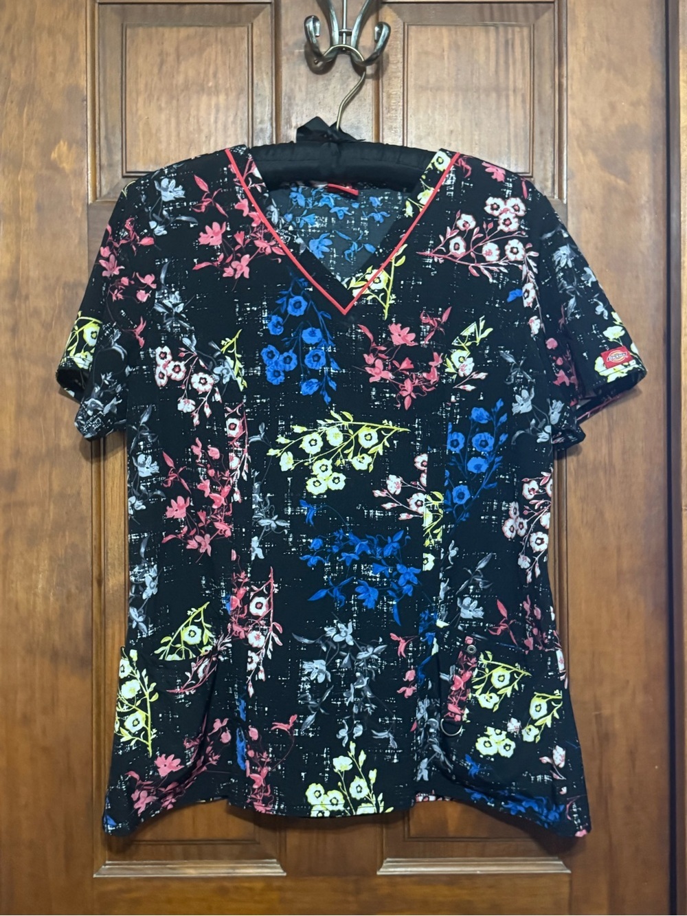 DICKIES FLORAL PRINT SCRUBS SIZE MEDIUM